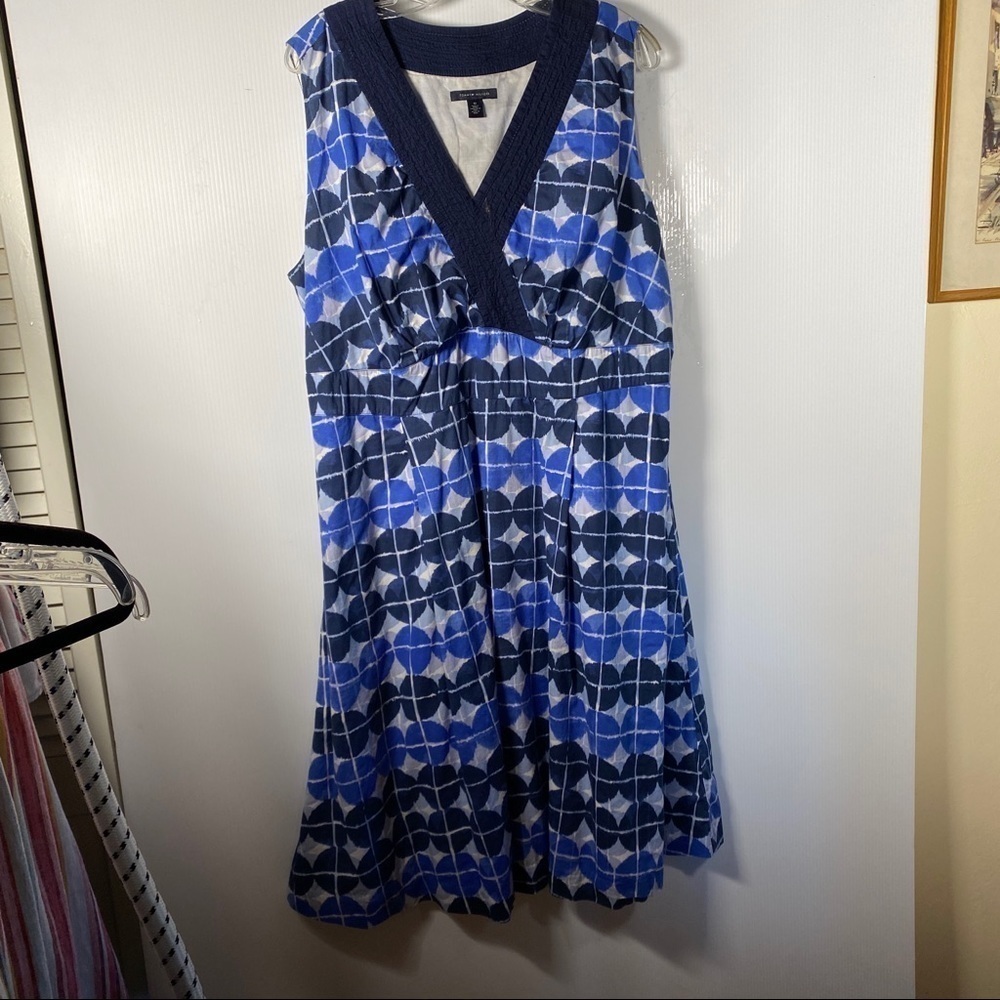 TOMMY HILFIGER Dress w/Crochet-look detail Size 18